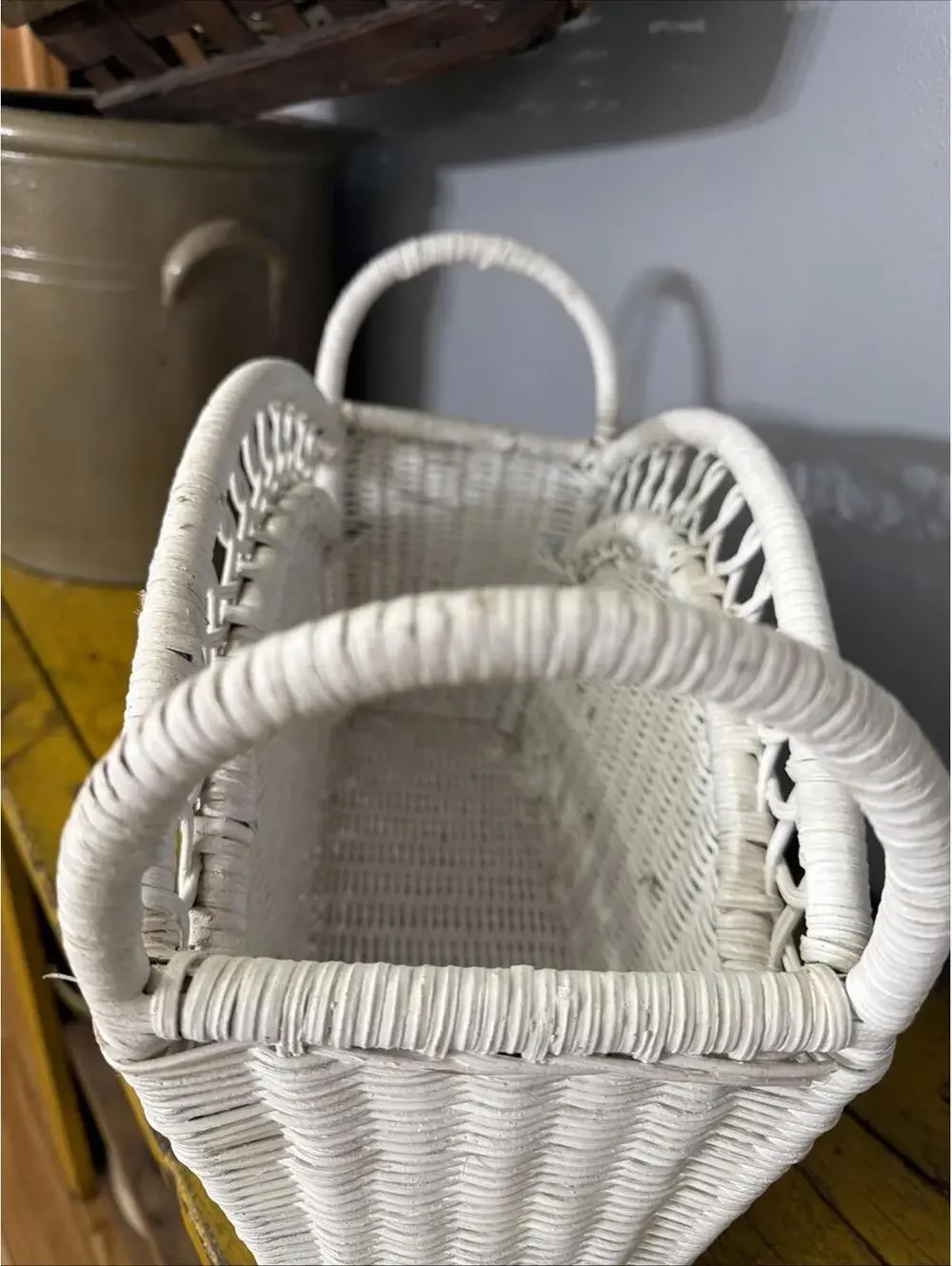 VTG Wicker Magazine Basket Shabby Chic Vinyl Record Storage Rack Cottage Boho